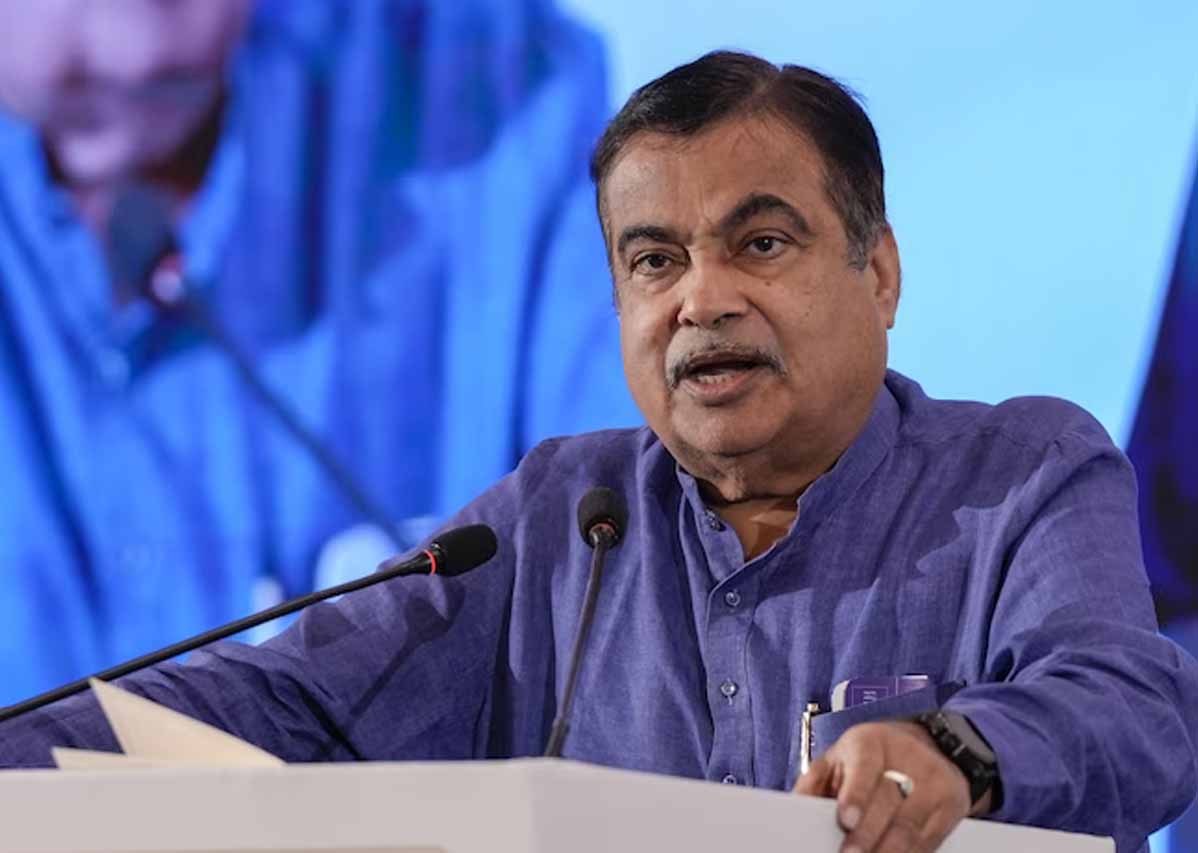 दो-पहिया वाहन के टोल पर पूरी तरह से छूट जारी रहेगी:  मंत्री नितिन गडकरी