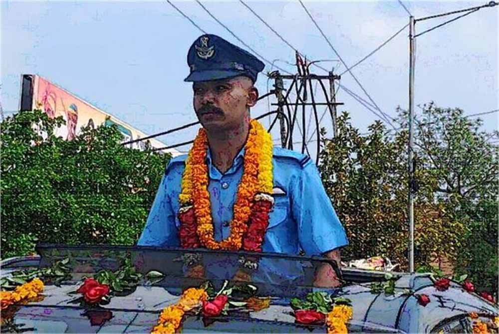 इंडियन एयरफोर्स में फ्लाइंग ऑफिसर बने रेवाड़ी के लाडले साहिल यादव के घर लौटने पर हुआ भव्य स्वागत