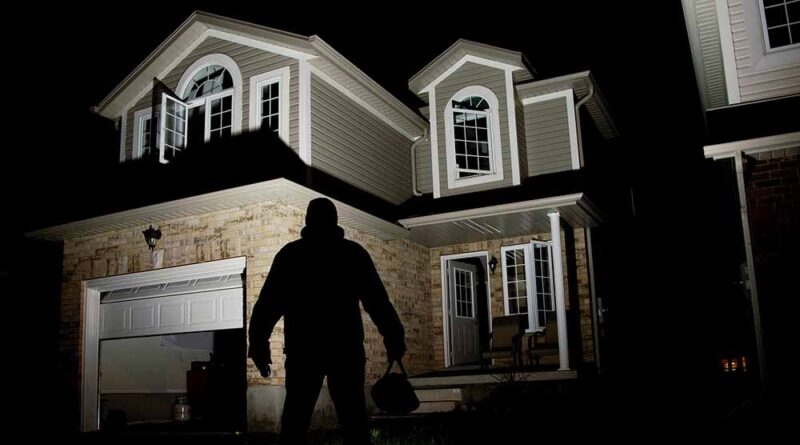 मुजफ्फरपुर में रिटायर्ड इंजीनियर के दो घरों को चोरों ने बनाया निशाना