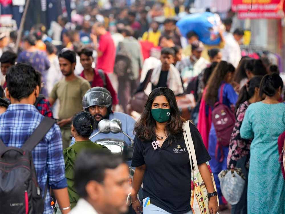 संस्थान के निदेशक डॉ. नवीन कुमार ने बताया – देश में कोविड-19 के एक्टिव मामलों में अब लगातार गिरावट देखी जा रही है