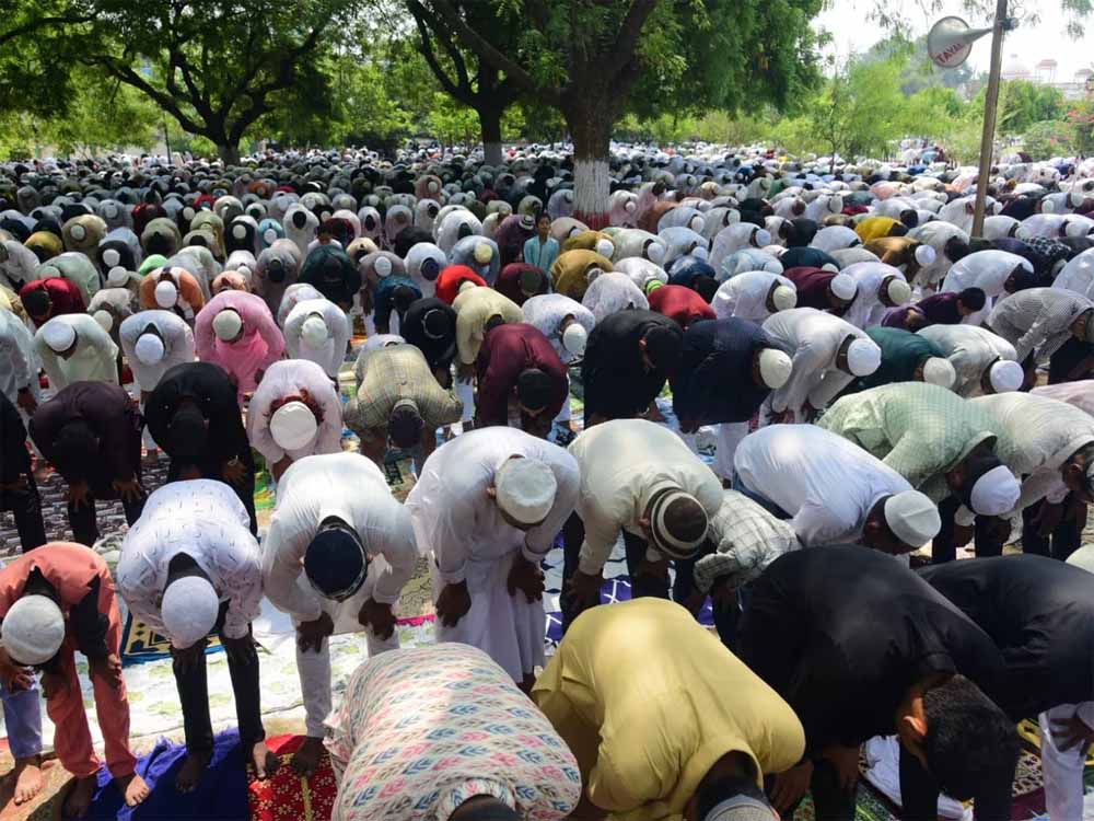 यूपी के शहरों में शांतीपूर्ण तरीके मनी बकरीद, अलर्ट पर पुलिस बल