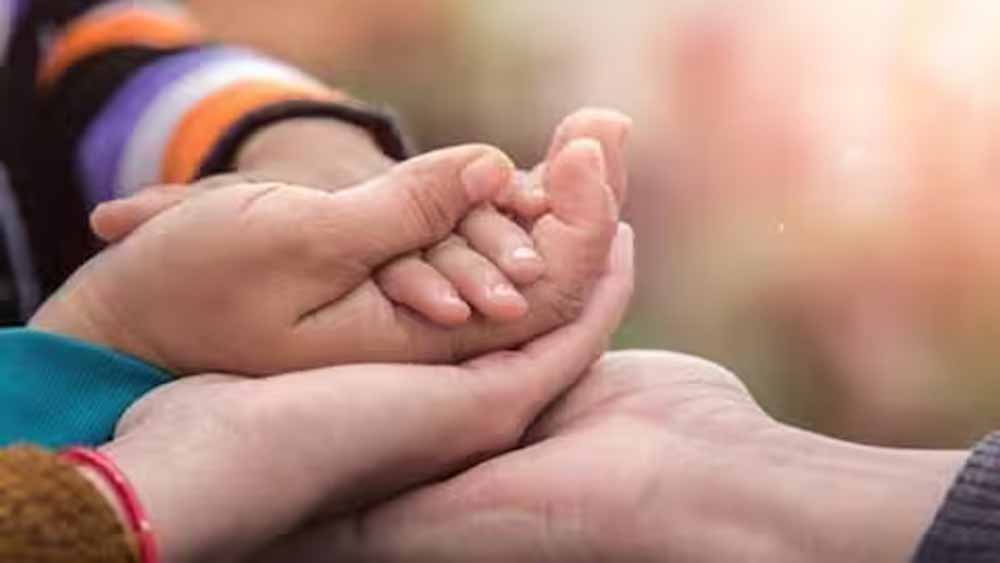 संयुक्त राष्ट्र संघ की ओर से जारी एक रिपोर्ट में भारत समेत दुनिया के कई देशों में घटती जन्म दर को लेकर किया अलर्ट