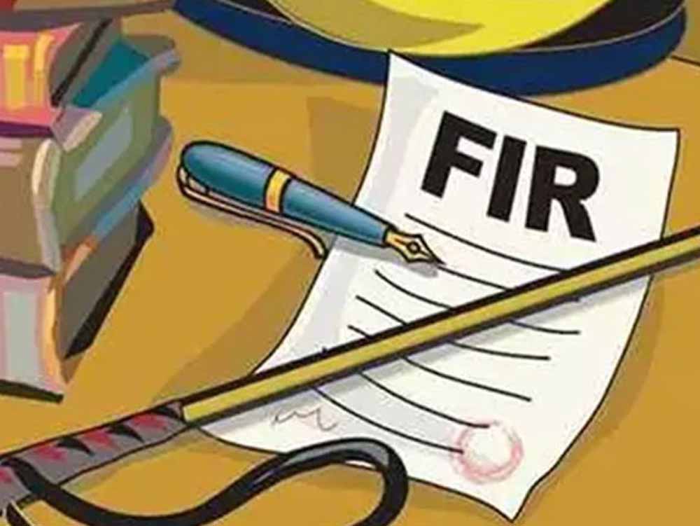 जाति छिपाई, आधार फर्जी बनाया! इटावा के कथावाचकों पर दर्ज हुआ मुकदमा