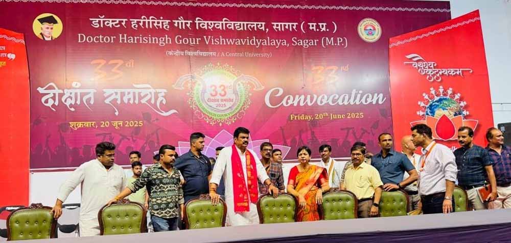 मंत्री राजपूत ने किया दीक्षांत समारोह स्थल का निरीक्षण