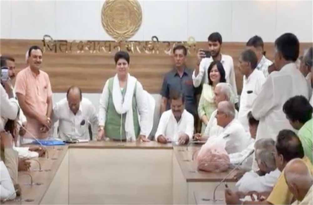 राष्ट्रीय पर्यवेक्षकों के सामने कांग्रेसियों में तकरार, हरियाणा कांग्रेस में जिलाध्यक्ष के चयन को लेकर कवायद तेज