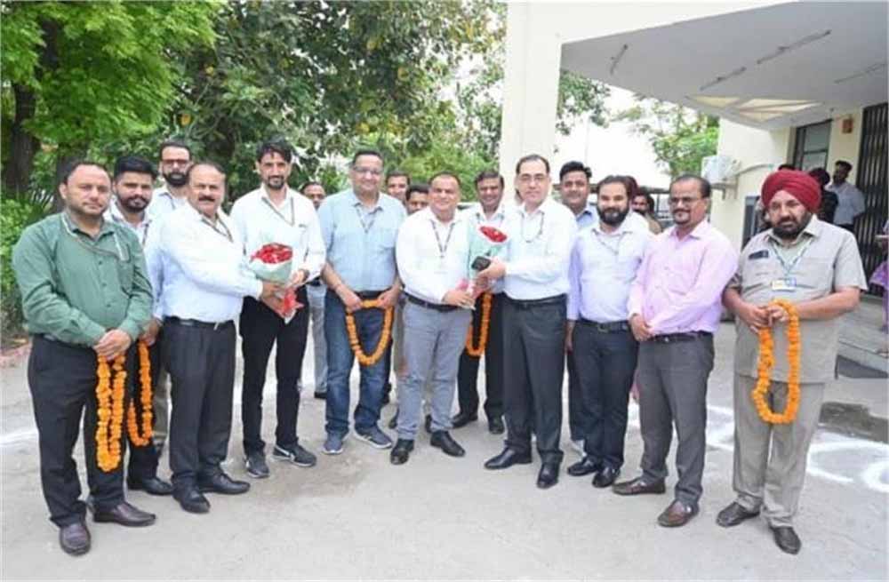 एल.आई.सी. बरनाला शाखा ने पूरे भारत में उत्कृष्ट प्रदर्शन करते हुए एक बड़ी उपलब्धि हासिल की