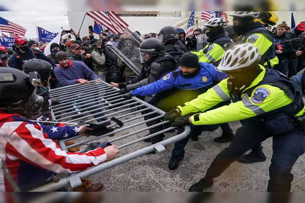 ट्रंप प्रशासन की इमिग्रेशन कार्रवाई के खिलाफ प्रदर्शन तेज, लॉस एंजिल्स के बाद न्यूयॉर्क समेत कई शहरों में फैला