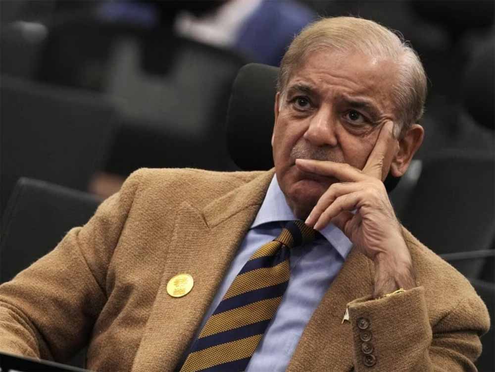 भारत से पंगा लेने वाला पड़ोसी देश पाकिस्तान कर्ज के बोझ तले दबकर कराह रहा, आर्थिक सर्वे में खुलासा