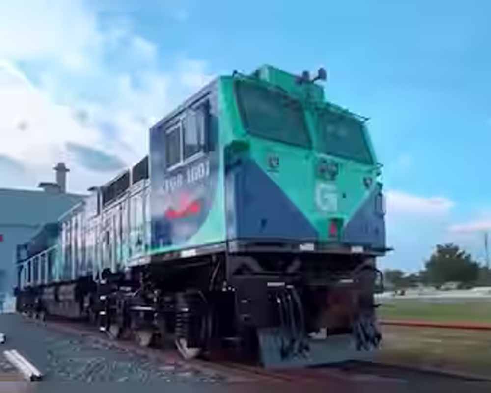 बिहार में रोड, रेल, हवाई यात्रा और जलमार्ग, हर तरह के इंफ्रास्ट्रक्चर पर अभूतपूर्व निवेश हो रहा है: पीएम मोदी