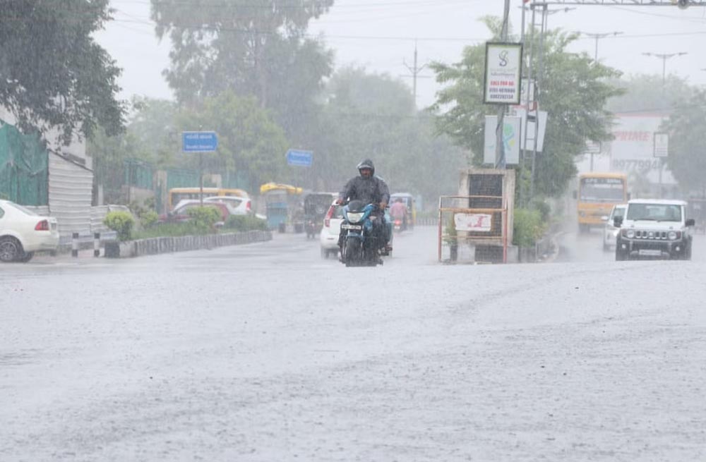 अत्यधिक वर्षा के चलते 30 जुलाई को भोपाल के सभी स्कूलों में रहेगा अवकाश