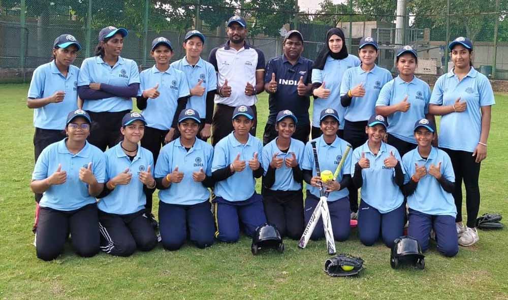 एशिया कप सॉफ्टबॉल चौंपियनशिप में विदेश में छत्तीसगढ़ की बेटियां बढ़ाएंगी मान