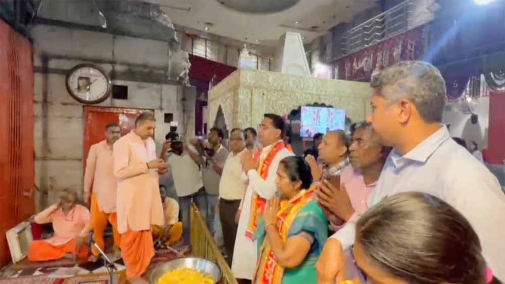 मेहंदीपुर बालाजी धाम पहुंचे, राजस्थान के जल संसाधन कैबिनेट मंत्री सुरेश सिंह रावत