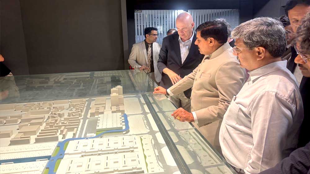 मुख्यमंत्री डॉ. यादव ने ‘फीरा दे, बार्सिलोना मेले में देखा स्पेन के स्मार्ट नगर का माडल