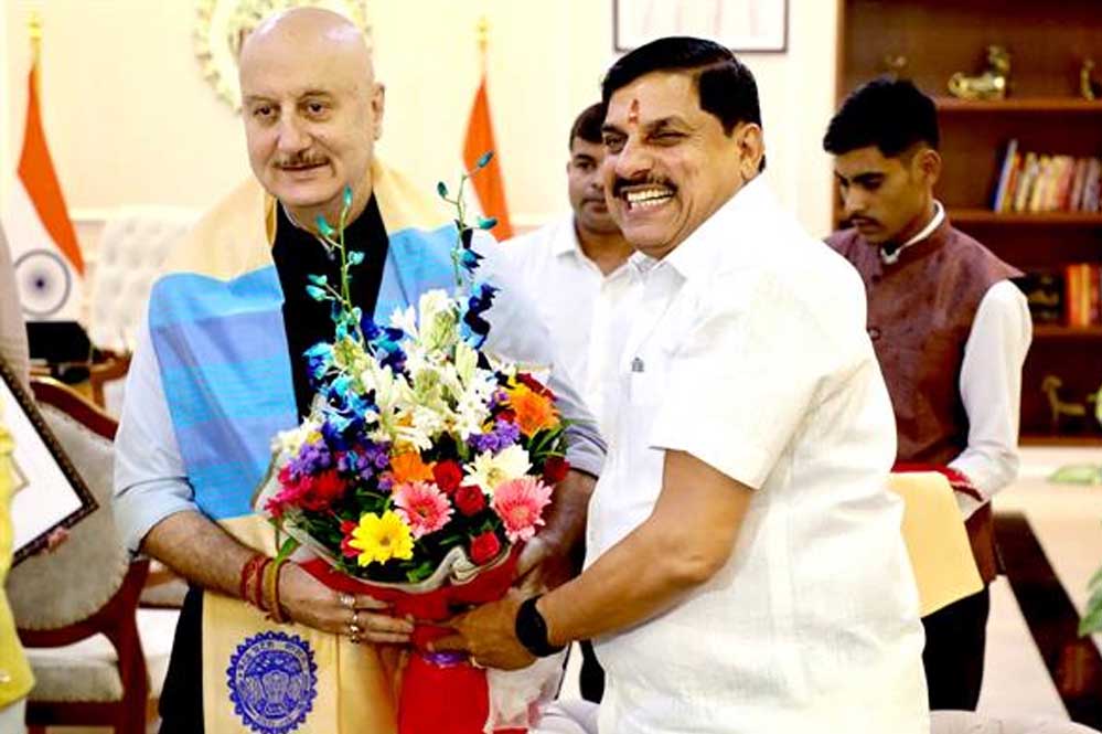 मुख्यमंत्री डॉ. यादव से अभिनेता श्री खेर ने की भेंट