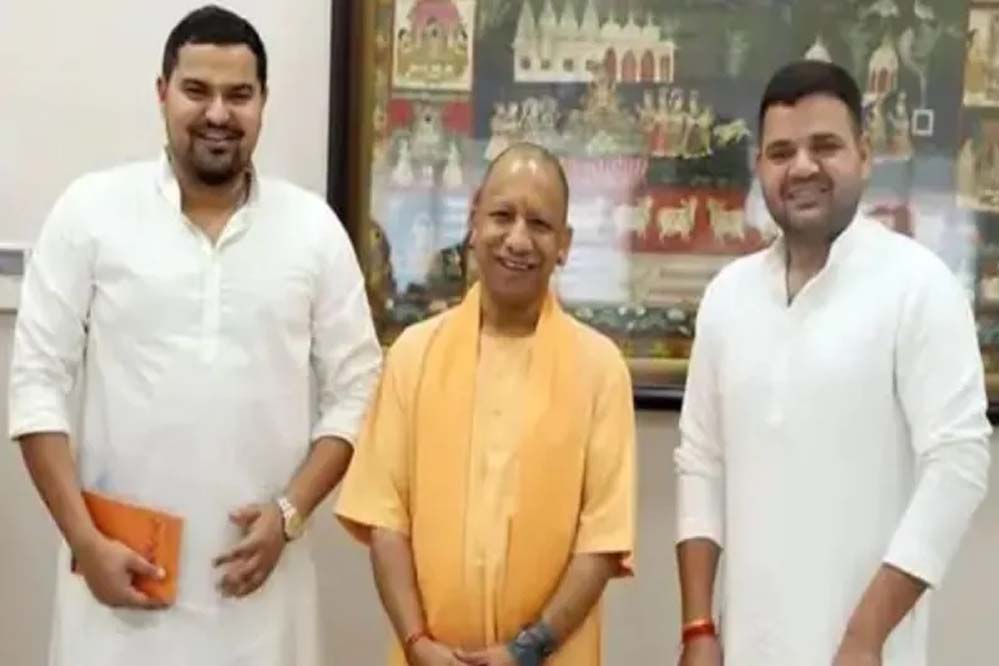 बृजभूषण के बेटे प्रतीक को मंत्री बनाने की तैयारी? योगी से तीन मुलाकातों ने बढ़ाई हलचल