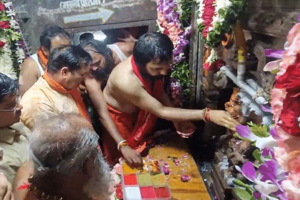 उज्जैन में नागचंद्रेश्वर के दर्शन को उमड़ा आस्था का सैलाब, 90 हजार श्रद्धालुओं ने लगाए दर्शन