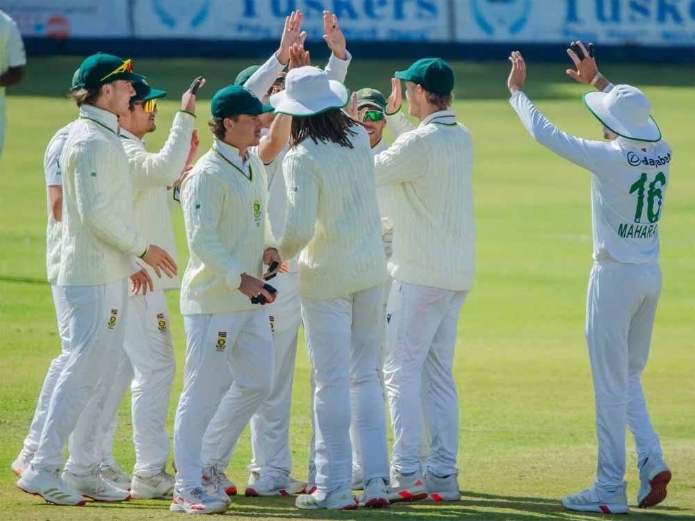 दक्षिण अफ्रीका ने आज पहले टेस्ट में मेजबान जिम्बाब्वे को ‘जमींदोज’ कर दिया, कॉर्बिन बॉश ने मारा ‘घातक पंजा’