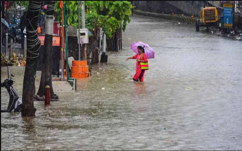 हिमाचल में बारिश का कहर: 250 सड़कें बंद, 112 की मौत, अगले 3 दिन भारी चेतावनी