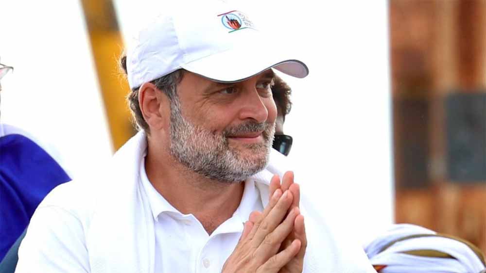 चुनाव आयोग पर राहुल गांधी का निशाना, गुजरात की पार्टियों के चंदे को लेकर उठाए सवाल