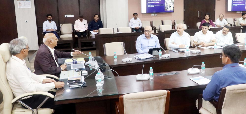 सड़क सुरक्षा को सर्वोच्च प्राथमिकता देने, लोगों की जान बचाने का आव्हान