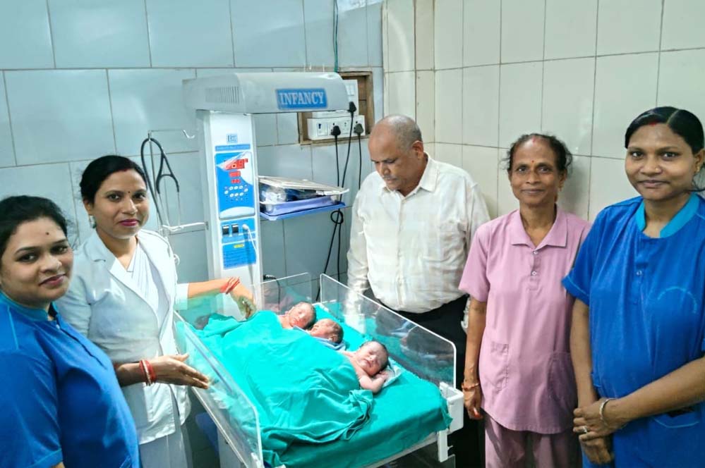 भाटापारा सामुदायिक स्वास्थ्य केंद्र में महिला ने दिया तीन बच्चों को जन्म, जच्चा-बच्चा दोनों पूरी तरह स्वस्थ