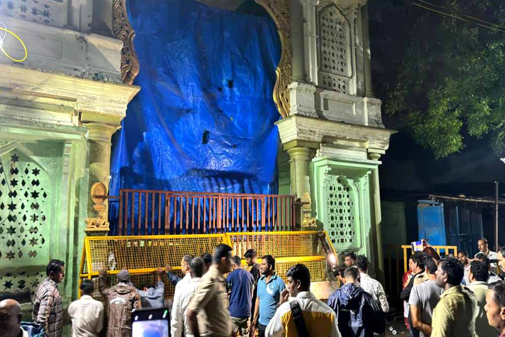 धार में बड़ा एक्शन: मुस्लिम समाज से खाली कराकर प्रशासन ने इमामबाड़ा सील किया, शहर में भारी पुलिस बल तैनात