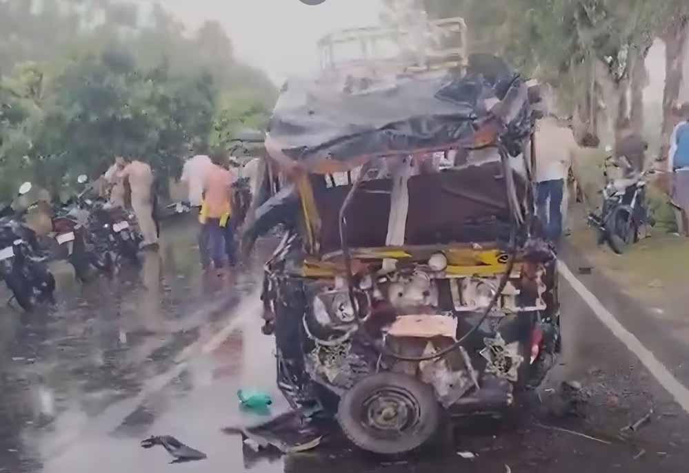 पटना में बड़ा सड़क हादसा: ऑटो और हाइवा की टक्कर में 8 की मौत, 5 घायल