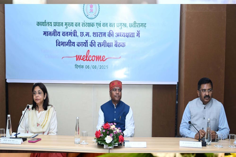 वनमंत्री कश्यप ने वन्यप्राणी के संरक्षण और संवर्धन के लिए विशेष बल देने निर्देशित किया