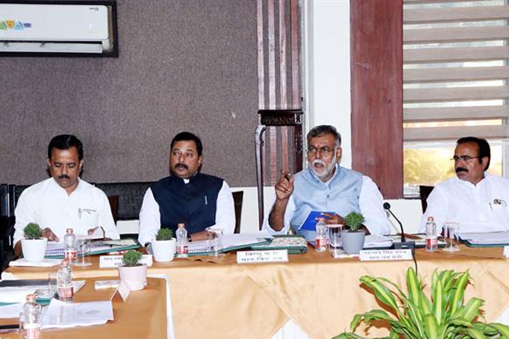 मंत्री पटेल की अध्यक्षता में हुई श्रम विभाग की विभागीय परामर्श समिति की बैठक