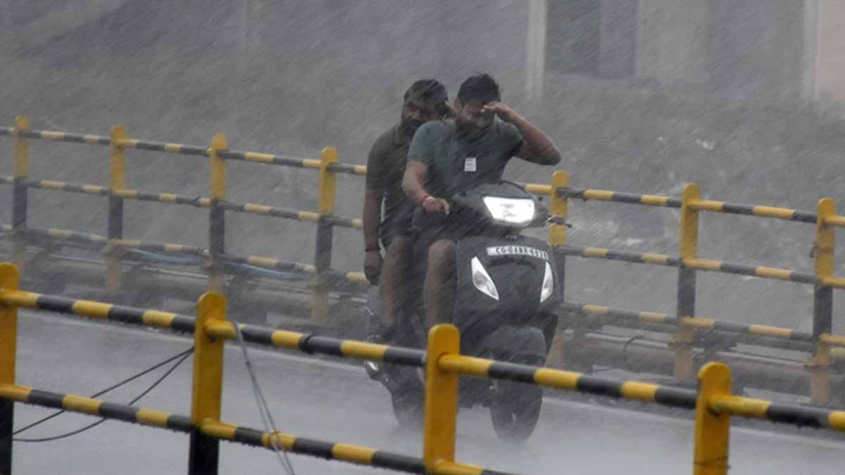 झारखंड में झमाझम जारी: अगले 3 दिन तक बारिश से नहीं मिलेगी राहत