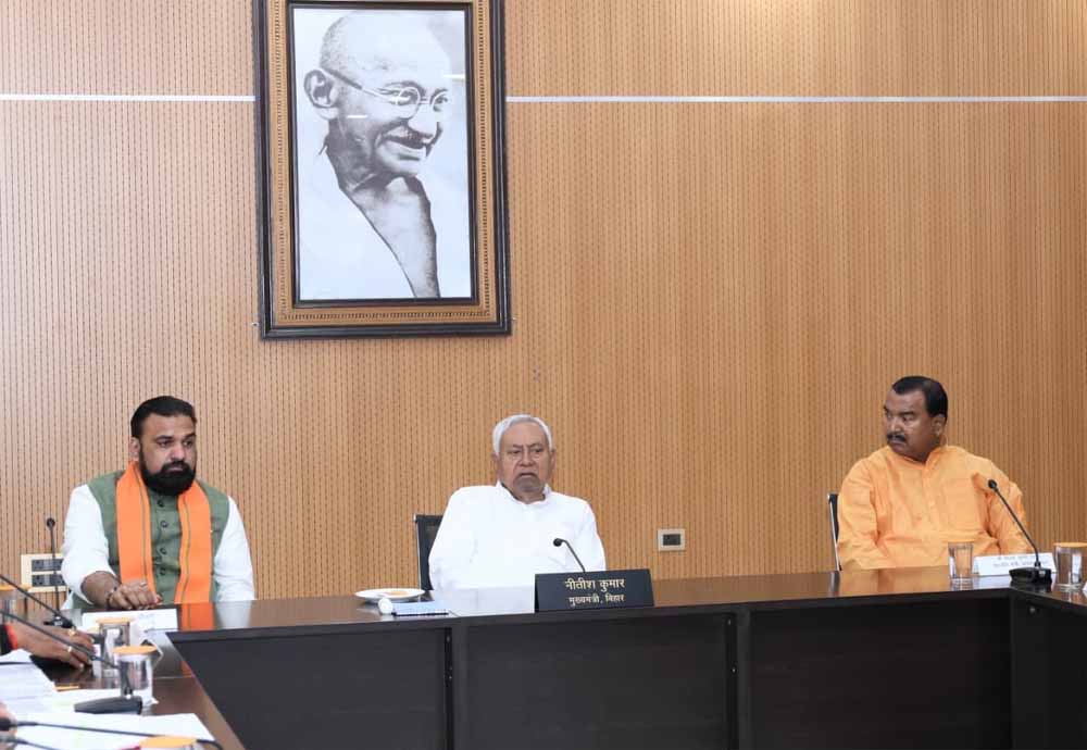 बिहार में बाढ़ का कहर: 10 जिले प्रभावित, सीएम ने किया राहत कार्यों का जायजा