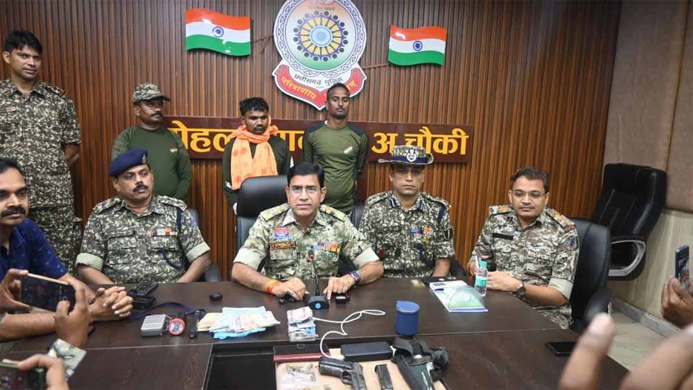 छत्तीसगढ़ में मुठभेड़ के बाद इनामी नक्सली कमांडर श्रीकांत पुनेम गिरफ्तार, सुरक्षाबलों को बड़ी सफलता