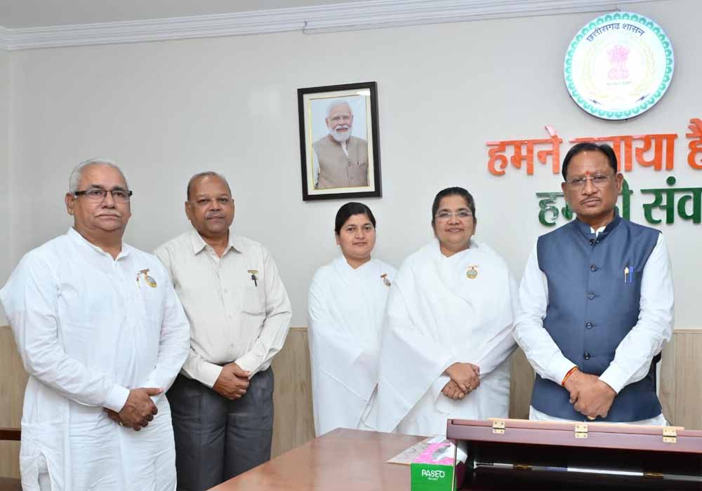 मुख्यमंत्री साय से प्रजापिता ब्रह्माकुमारी ईश्वरीय विश्वविद्यालय के प्रतिनिधि मण्डल की सौजन्य मुलाकात