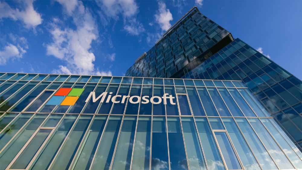 Microsoft का बड़ा कदम: क्लाउड और AI सेवाएं तुरंत हुईं बंद