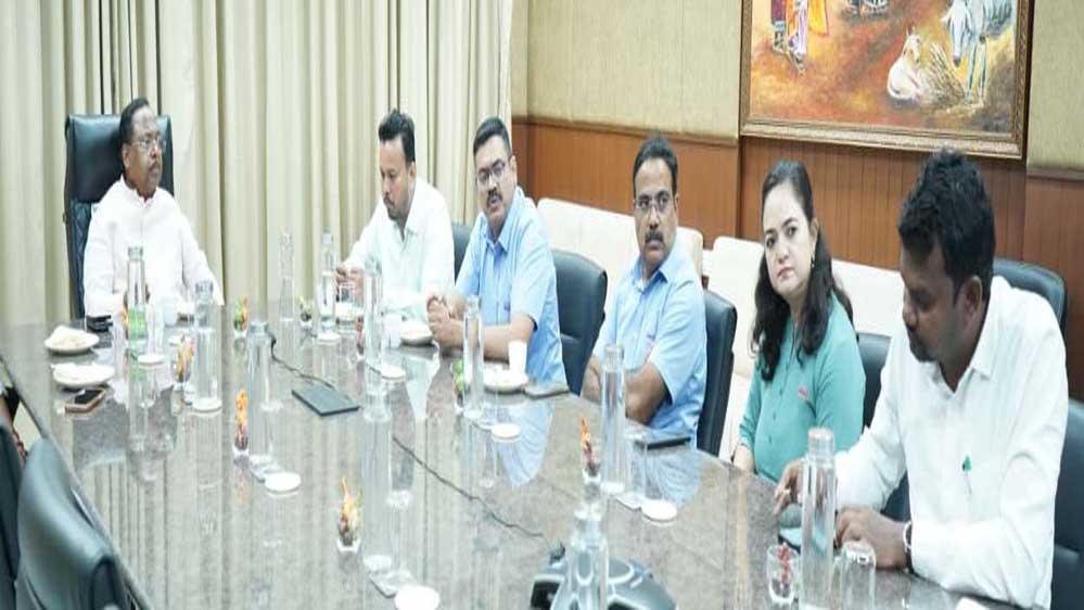 रायपुर : कृषि मंत्री  रामविचार नेताम गुजरात में आयोजित ‘राइजिंग एग्री समिट’ में हुए शामिल