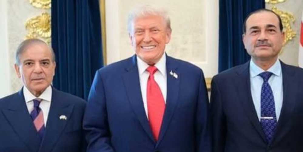 व्हाइट हाउस के बाहर शहबाज और मुनीर की ‘इंतजार कहानी’, अंदर थे ट्रंप!