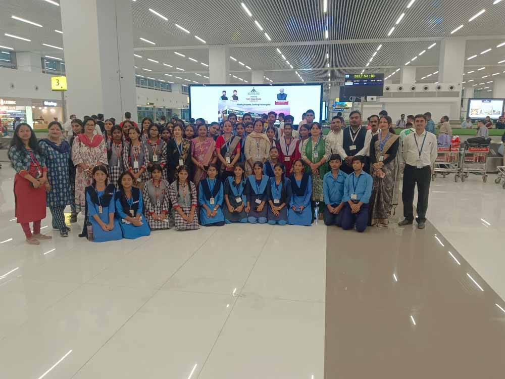 तिलक और लोकनृत्य का रंगीन संगम, पर्यटक हुए मंत्रमुग्ध