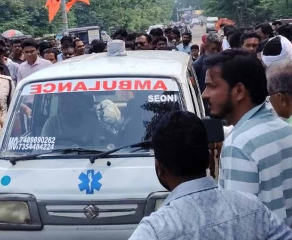 सिवनी: एंबुलेंस बंद, पुलिस ने कोतवाली वाहन से मृतक को पहुँचाया गांव