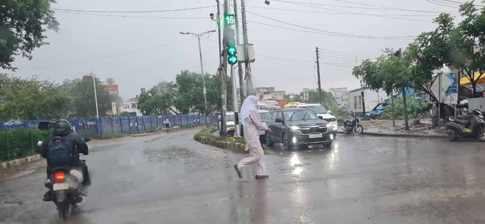 NCR में भारी बारिश: दिल्ली-जयपुर हाईवे पर भरा पानी, मौसम विभाग ने जारी किया अलर्ट