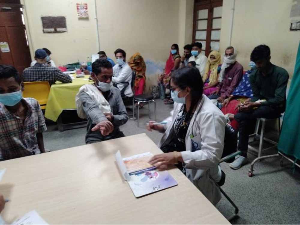 बदलते मौसम में बढ़ा वायरल खतरा: अस्पतालों में सर्दी-जुकाम और बुखार के मरीज बढ़े