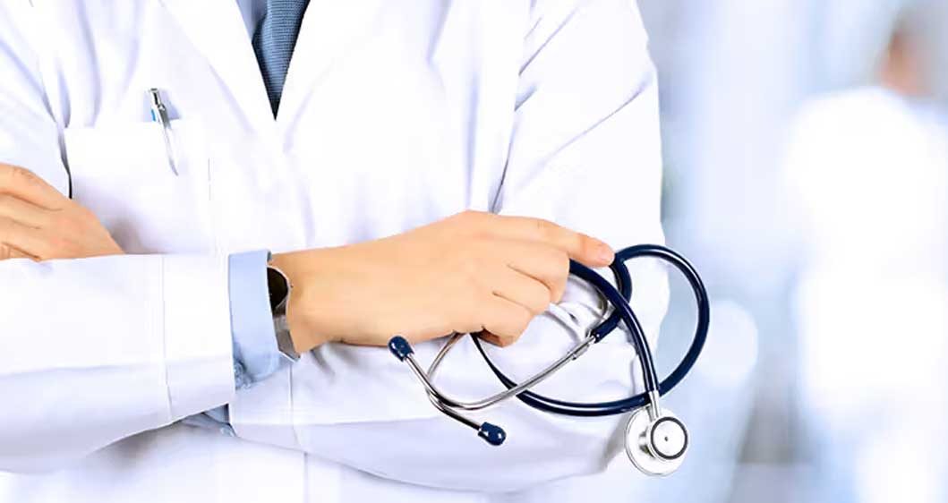 स्वास्थ्य विभाग की टीम द्वारा घर-घर जाकर किया जा रहा है सर्वे