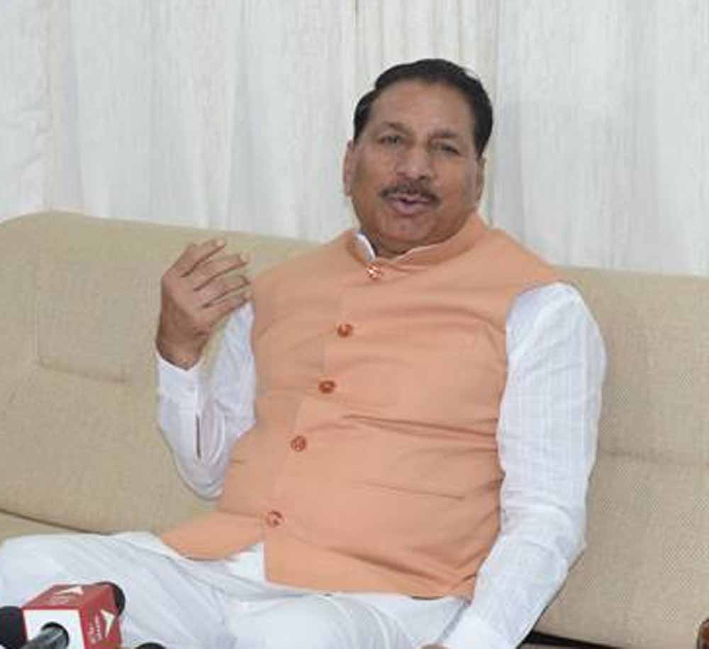 कलेक्टर्स व्यवस्थित ढंग से करायें खाद का वितरण : कृषि मंत्री कंषाना