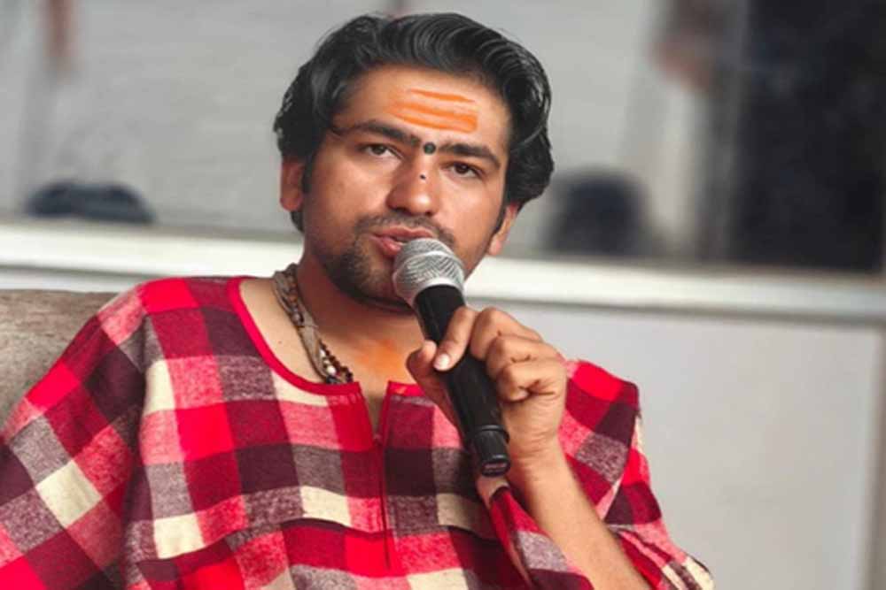 दारू सस्ती, दवा महंगी: धीरेंद्र शास्त्री का सवाल – विश्वगुरु कैसे बनेगा भारत?