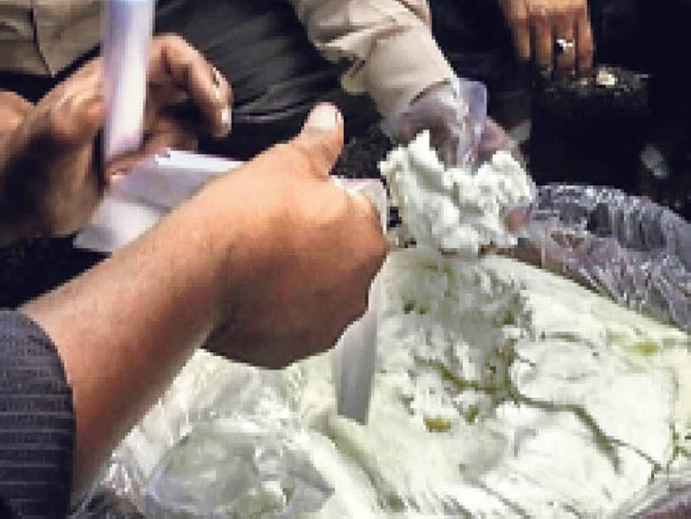 त्योहारों से पहले मिलावटी खाद्य पर कड़ा नियंत्रण, 28 मोबाइल फूड टेस्टिंग वैनें होंगी तैनात