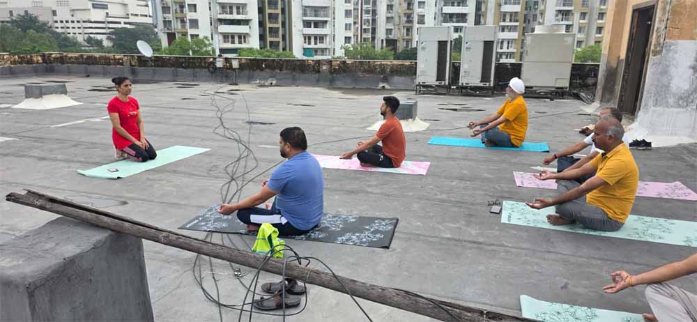 नगरीय प्रशासन संचालनालय में योग शिविर का आयोजन