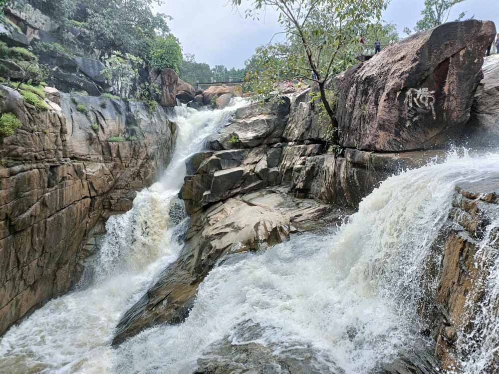 रानीदाह जलप्रपात: छत्तीसगढ़ के जंगलों में छिपा अनदेखा स्वर्ग