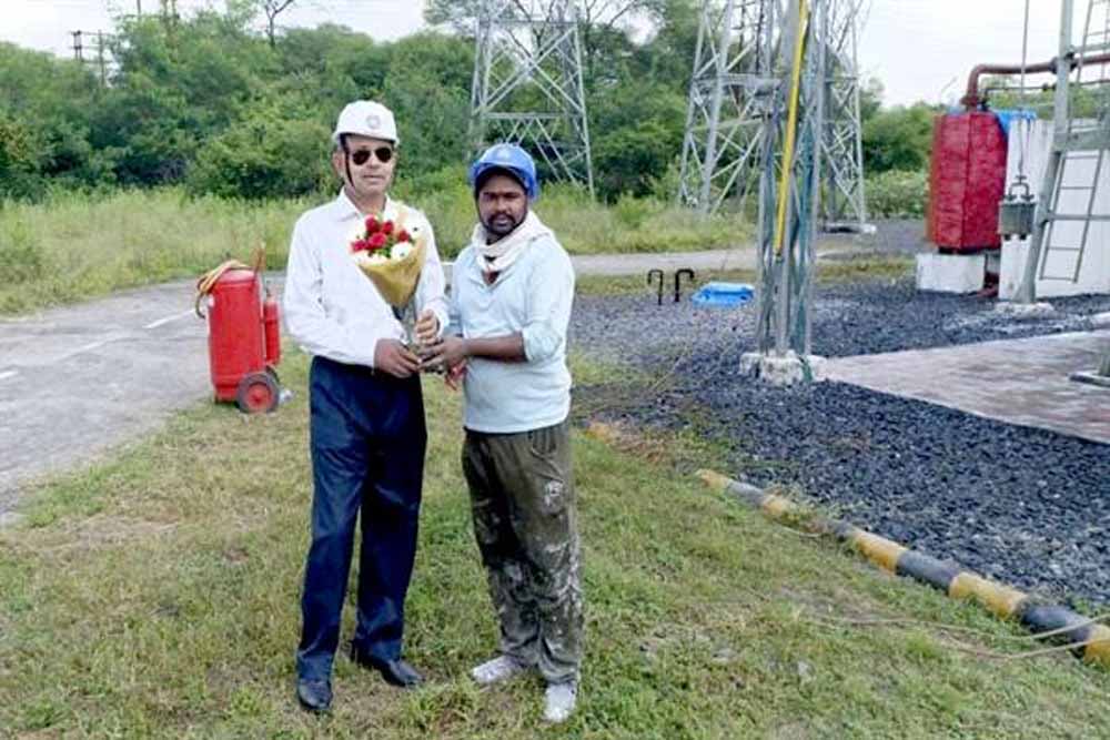 एम.पी. ट्रांसको के रियल हीरो बने आउटसोर्स कर्मी संजय यादव