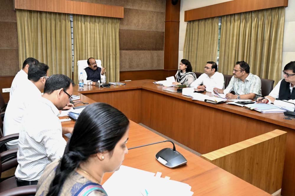 रायपुर : उप मुख्यमंत्री  अरुण साव ने नगरीय प्रशासन विभाग के कार्यों की समीक्षा की