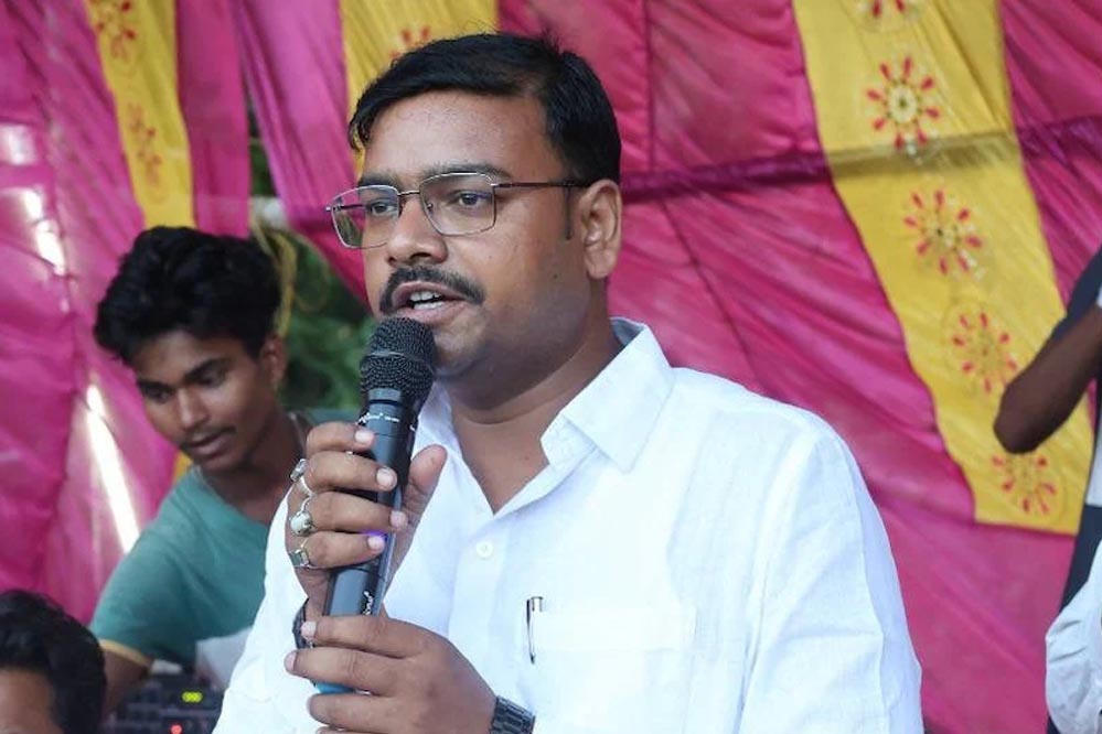 मधेपुरा की आलमनगर सीट पर बड़ा खेला! एक ही उम्मीदवार ने भरे RJD और VIP दोनों से पर्चे