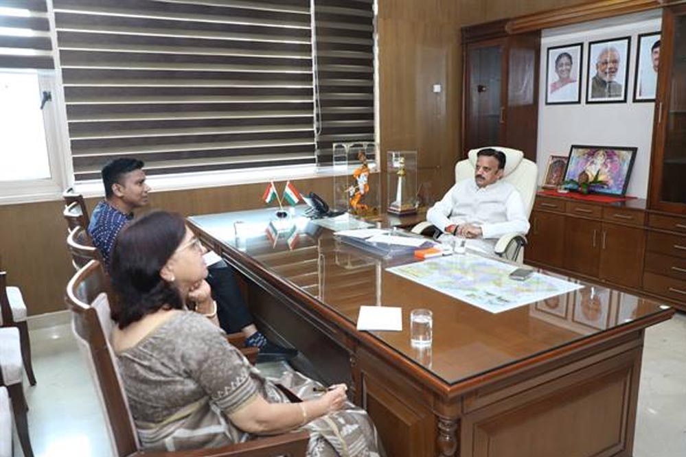 आपातकालीन सेवाओं की त्वरित उपलब्धता सेवा का मूल : उप मुख्यमंत्री शुक्ल